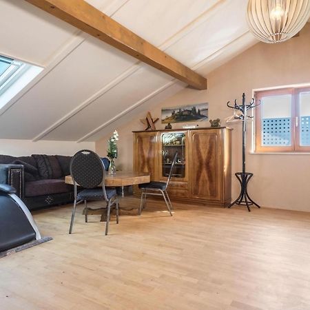 Luxurioeses Penthouse-Appartement Höchst Екстериор снимка